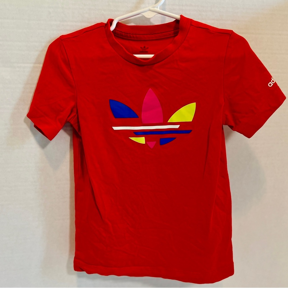 Adidas Kids Red Graphic T-Shirt 3-4y lightly used